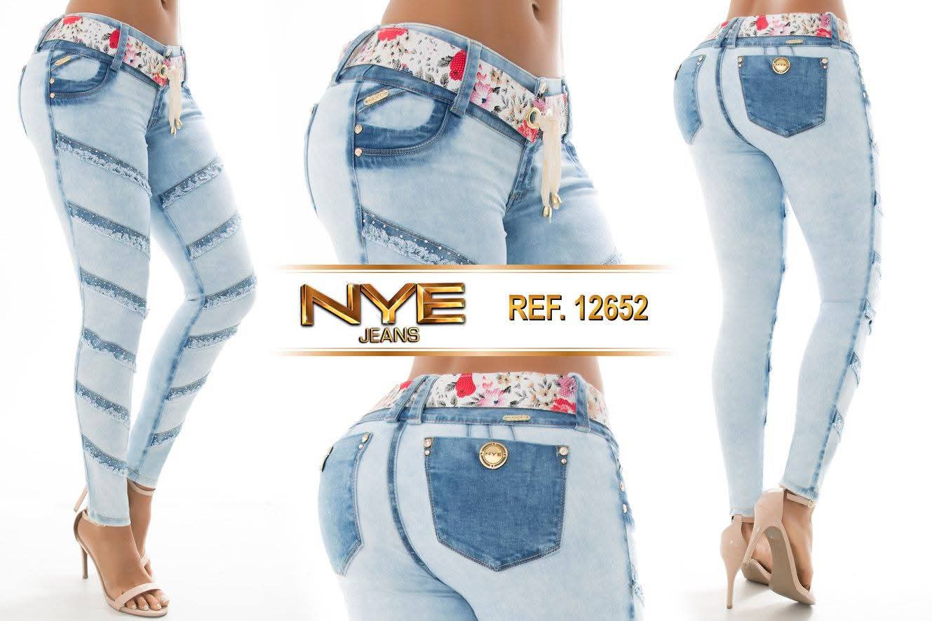 Jean Ultra Premium Bordado y Pedrería, con acabado de Lujo.