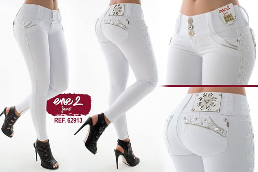 Jean Ultra Premium Bordado y Pedrería con acabado de Lujo.