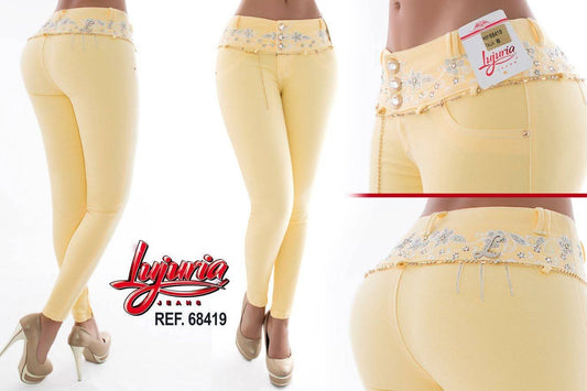 Jean Ultra Premium Bordado Y Pedrería con acabado de Lujo.
