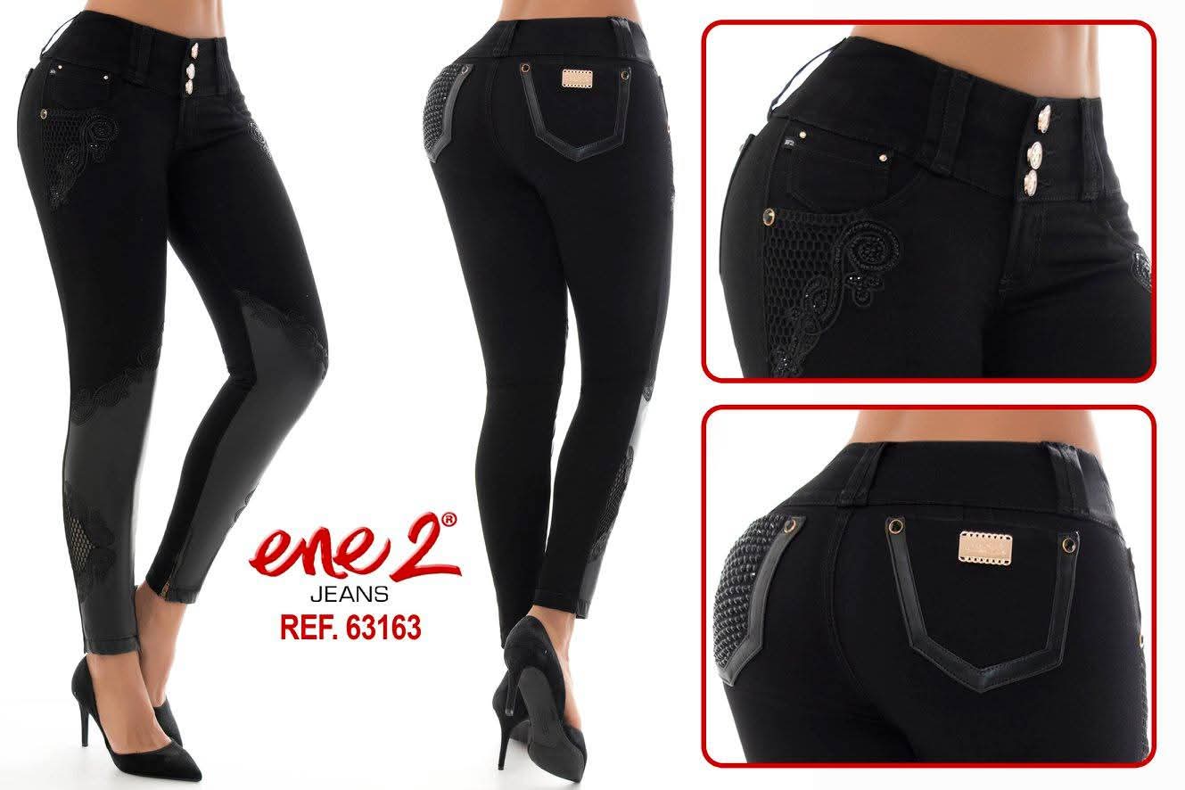Jean Ultra Premium Bordado y Pedrería, con acabado de Lujo.
