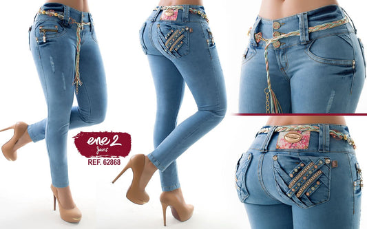 Jean Ultra Premium Bordado y Pedrería.