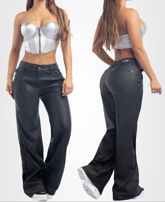 Pantalón Efecto Cuero. Acabado de Lujo - Ultra Premium